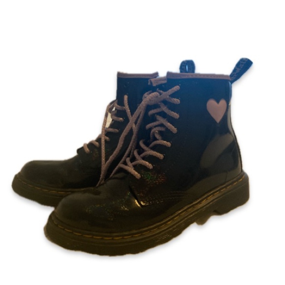 💜 Dr. Marten Boots. Rainbow/Black iridescent, purple accents, kids Size US 3.